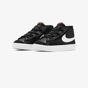 Toddler Black and White Nike blazers size 6